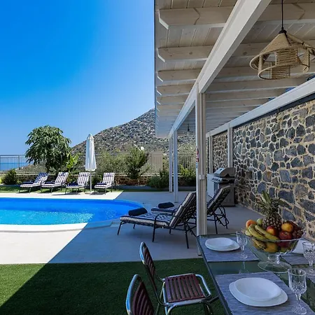 Modern Family Basilicata Salmostro In Bali W/ Pool & Bbq Area *