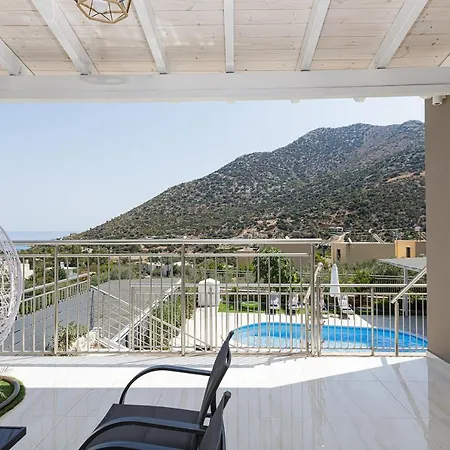 Modern Family Basilicata Salmostro In Bali W/ Pool & Bbq Area Villa