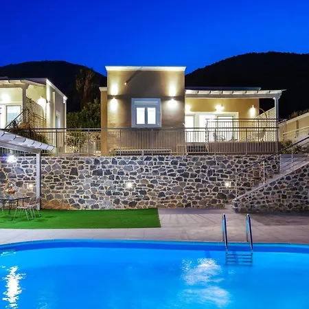 Modern Family Basilicata Salmostro In Bali W/ Pool & Bbq Area * Vlikhádha