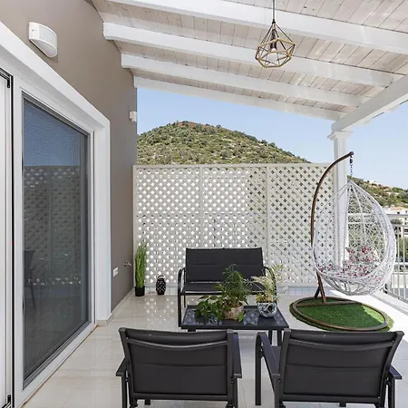 Modern Family Basilicata Salmostro In Bali W/ Pool & Bbq Area * Vlikhádha